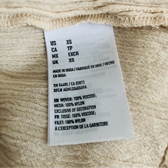 American Eagle Lace Bell Sleeve V-Neck Blouse Top Shirt Ivory Cream XS - Picture 12 of 12